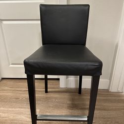 IKEA HENRIKSDAL Bar stool with backrest Brown black Glose Black for Sale in Los Angeles CA OfferUp