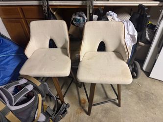 Swivel high stools