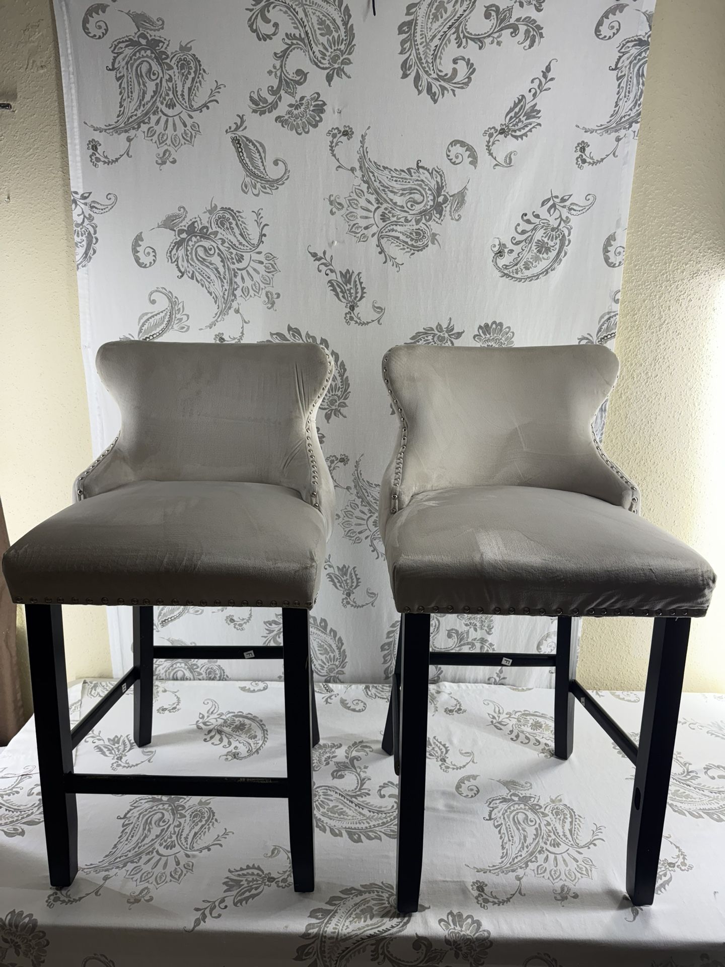 Leisure Style beige Upholstered Bar Stools