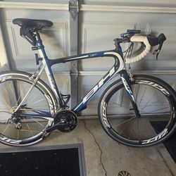 Carbon BH G5 road bike.