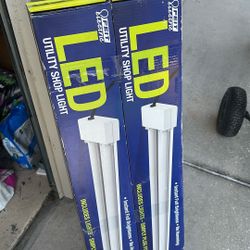 Set Of 4 LED Shop Lights - New