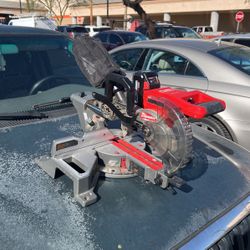 M18 FUEL 18V Lithium-Ion Brushless Cordless 7-1/4 in. Dual Bevel Sliding Compound Miter Saw with 8.0 Ah Battery 