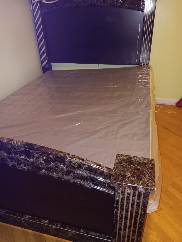 Box Spring Queen Size