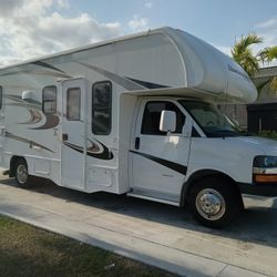 2014 sun seeker by forest river 26 foot classic C motor home.