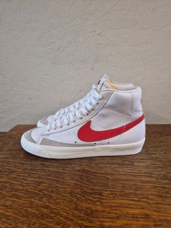 Nike Blazer Mid '77 Vintage Fashion Sneakers Women's Size US 8