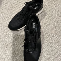 BRAND NEW MICHAEL KORS WOMENS SNEAKERS SIZE 8.5M