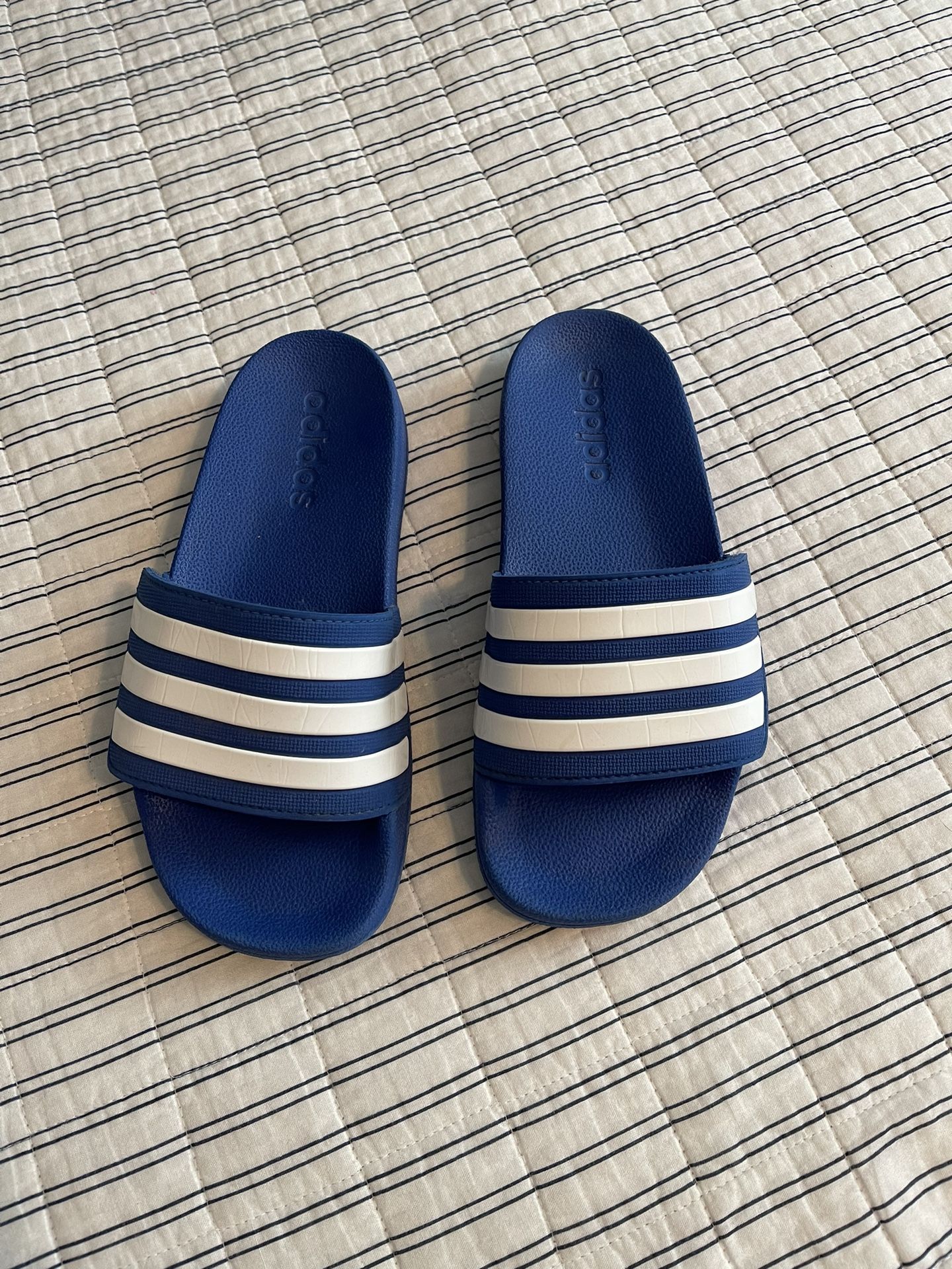 Boys Adidas Slides Size 3