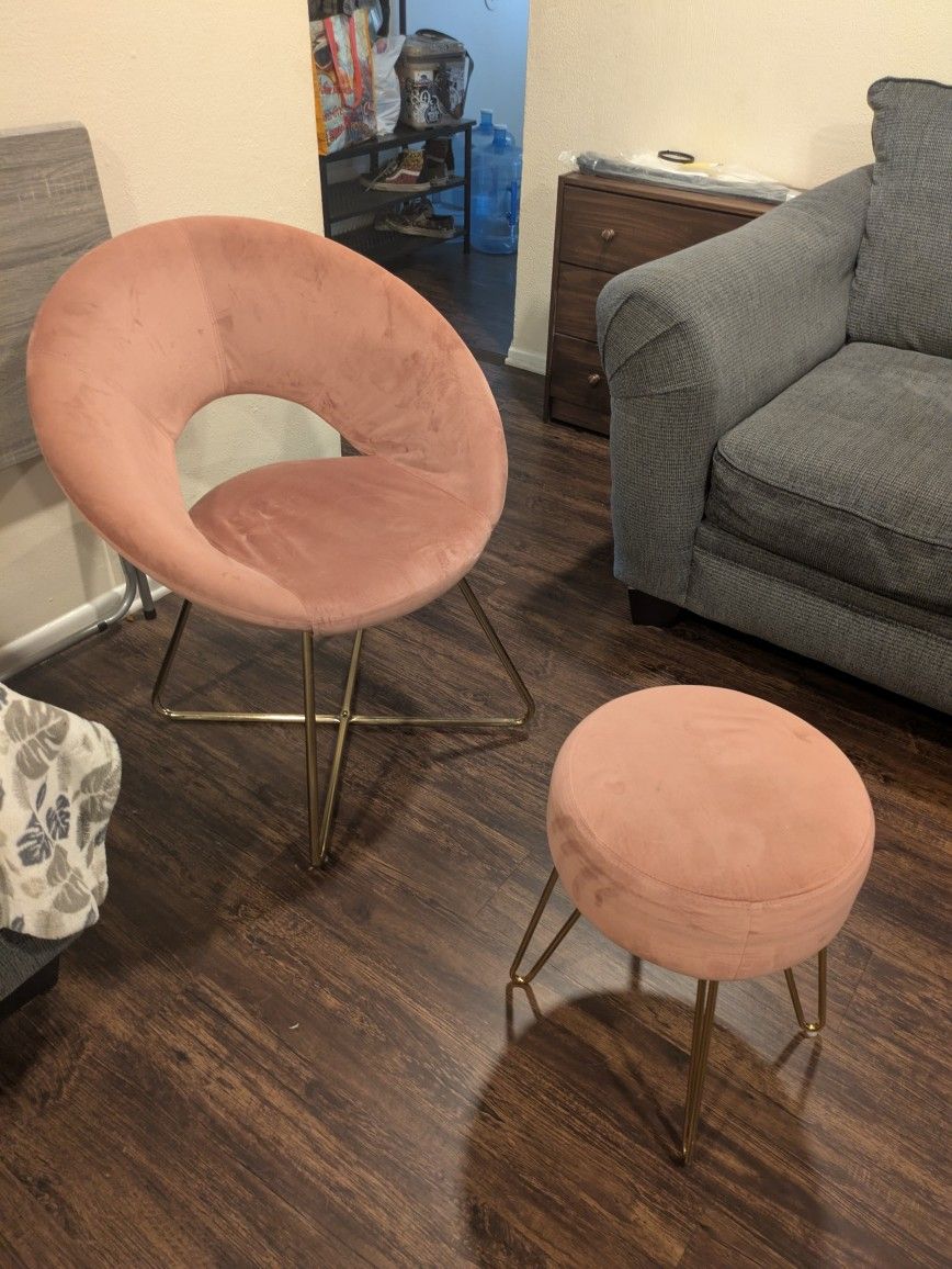 Chair With Ottoman