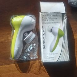 Facial Cleansing Brush 