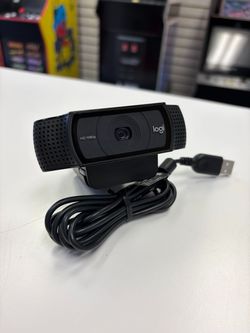 Logitech HD Pro Webcam C920, Widescreen Video Calling and Recording, 1080p Camera, Desktop or Laptop Webcam [860-000334]