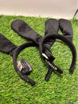Oswald rabbit ears 100 yr disney anniversary used once