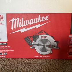Milwaukee Circular Saw Kit