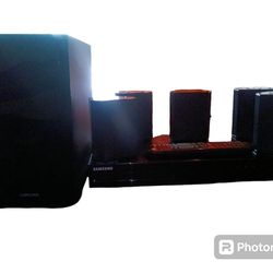 Black  Samsung 3D Blu-Ray Theater System 👇( You Must Pick Up )