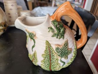 Cute Frog Pitcher