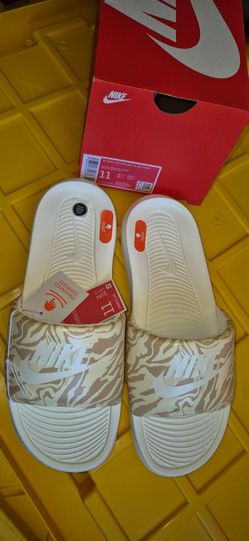 New nike sandals  womens size 11