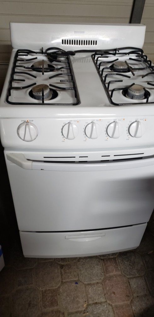 PROPANE STOVE