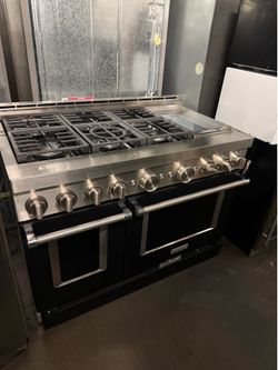 Professional Dual-Fuel Range with Griddle