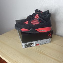 Air Jordan 4 Retro Red Thunder CT8527-016 PRE-OWNED Size 8