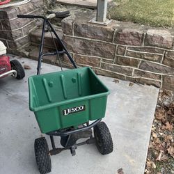 LESCO Fertilizer Spreader – Great Condition