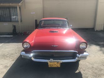 1957 Ford Thunderbird