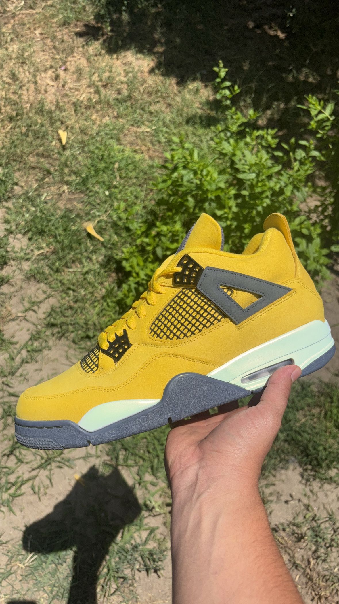 Jordan 4 Retro Lightning