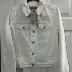 NWT Size M Levi’s Denim Jacket