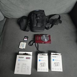 Canon PowerShot ELPH 135 RED 16.0 MP Digital Camera 3 batteries, charger bundle