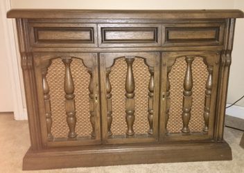 Antique Magnavox record, 8 track, and radio entertainment console