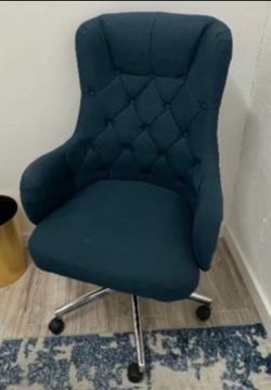 Office Swivel Chair/ Silla de Oficina Giratoria