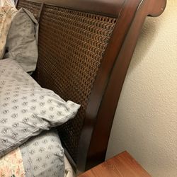 Pottery Barn Queen Sleigh Bed – Classic & Beautiful