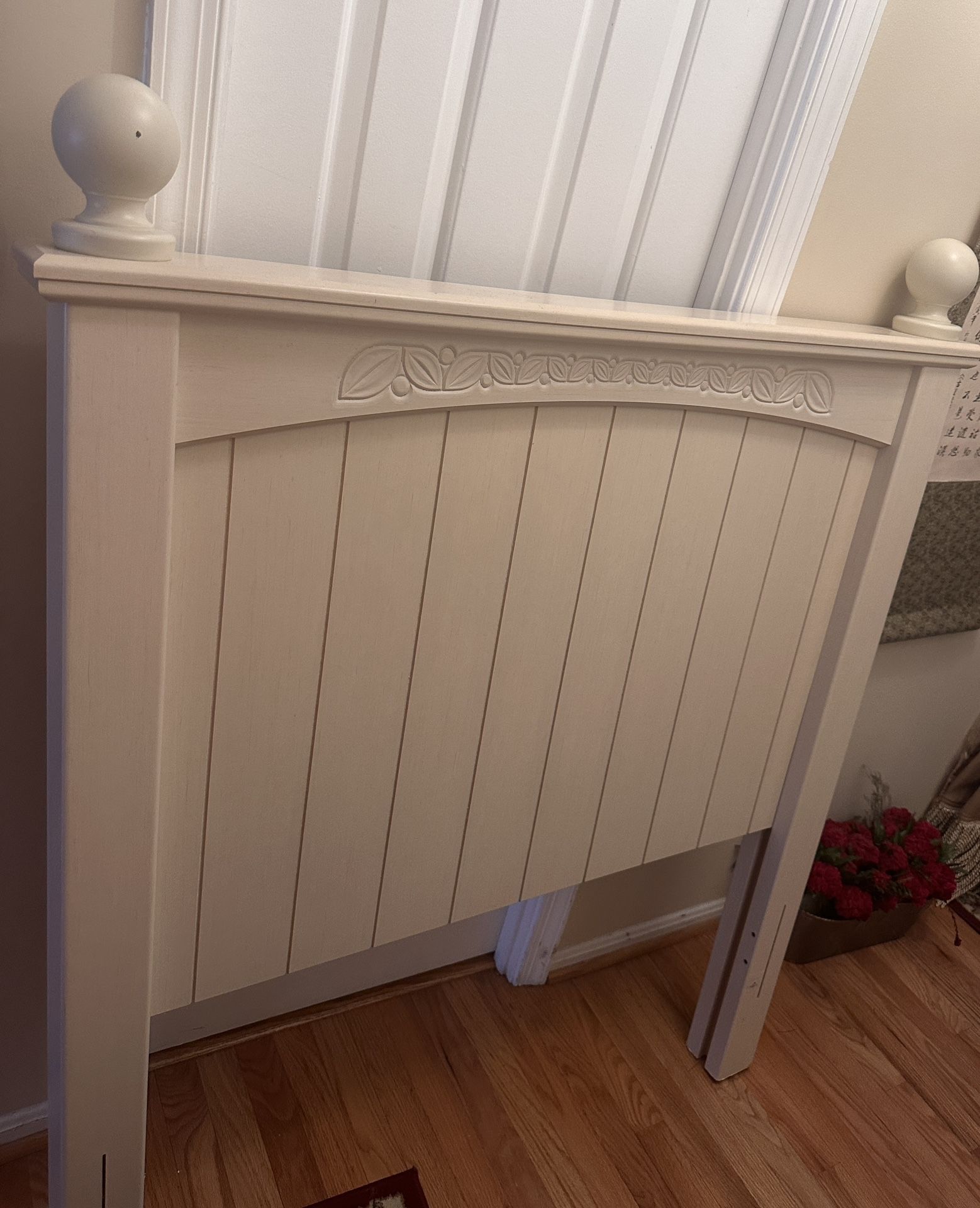 2 Twins Headboard in Off White