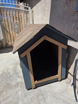 $75 Large Dog House