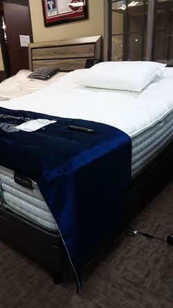 Adjustable base with queen airloom mattress