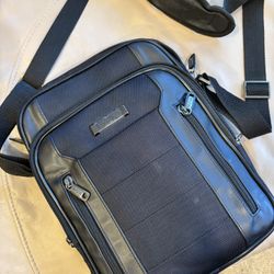 Kenneth Cole Messenger Bag