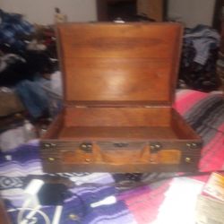  Wooden Box. Carry All