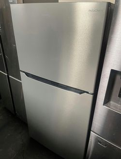 Insignia Top Mount Stainless Steel Fridge