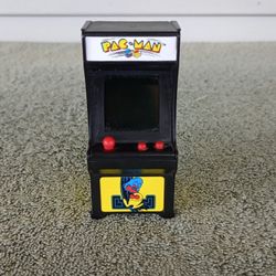 Pac - Man Keychain Arcade Game 2019 Bandai Namco Mini Handheld Tested Works