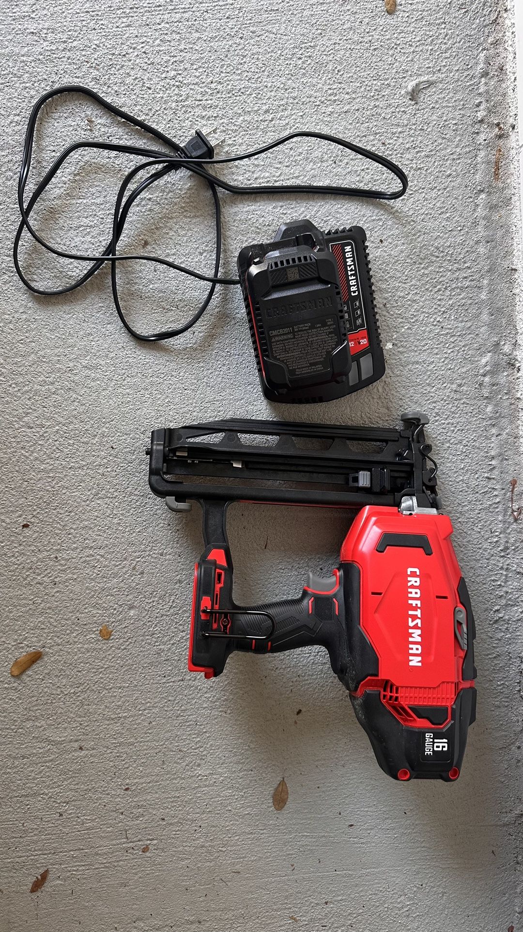 CRAFTSMAN V20 Cordless Finish Nailer Kit, Nail Gun, 16GA, 2-1/2 Nails, Battery and Charger Included