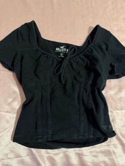 Hollister Co. black top in a S