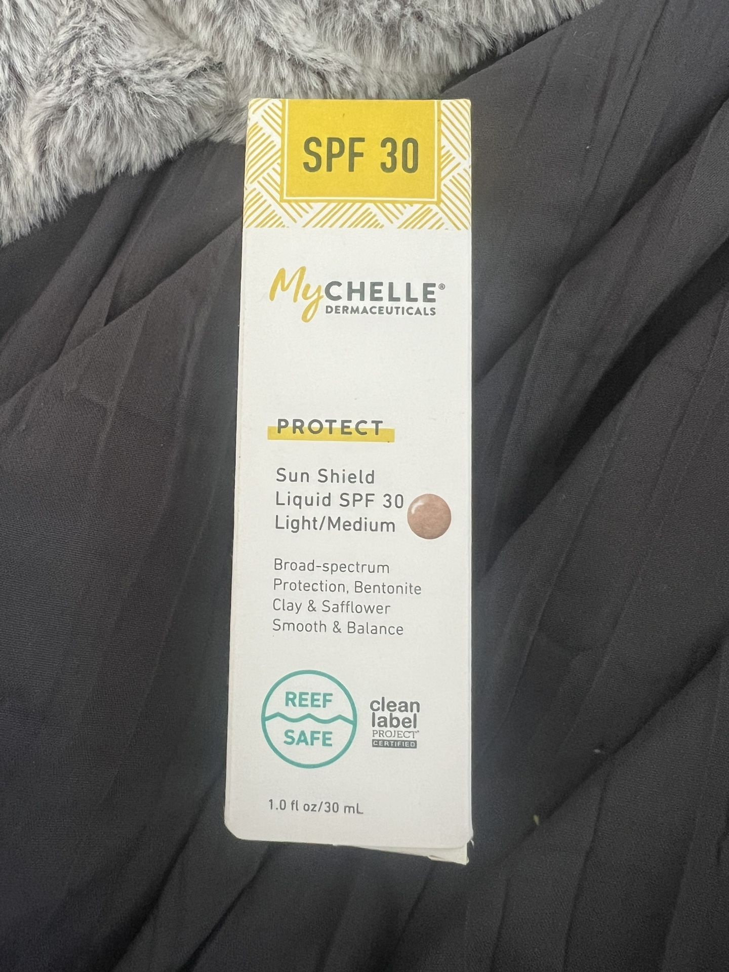 Mychelle Dermaceuticals Sun Shield SPF 30 Light/ Medium Brand New