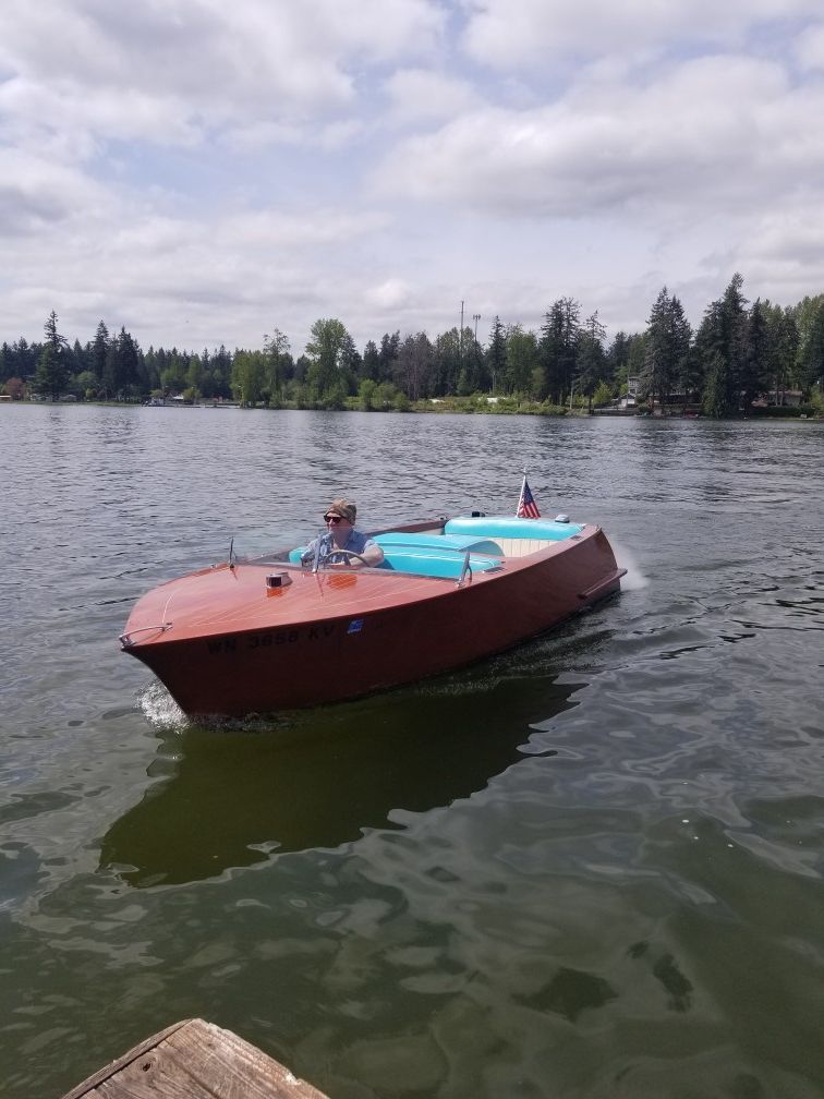 Wood mahogany 1960 DeFir 16' runabout