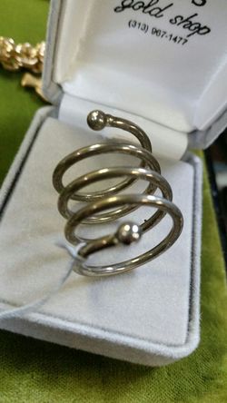 Spiral Ring... size 7.. 1/4