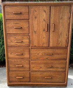 Armoire cabinet (oak)