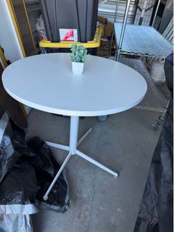 Round table
