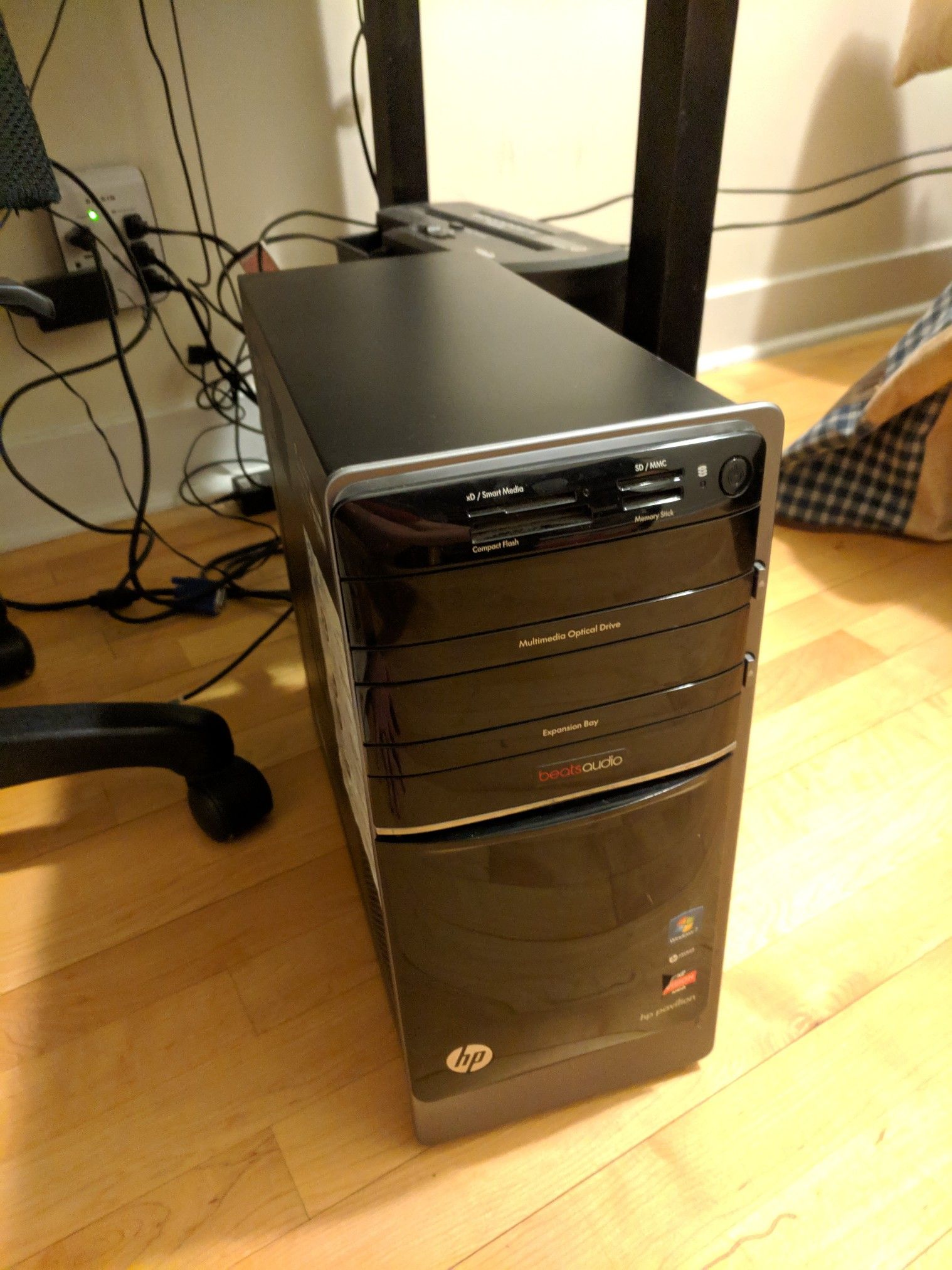 HP p7-1427cb Desktop computer