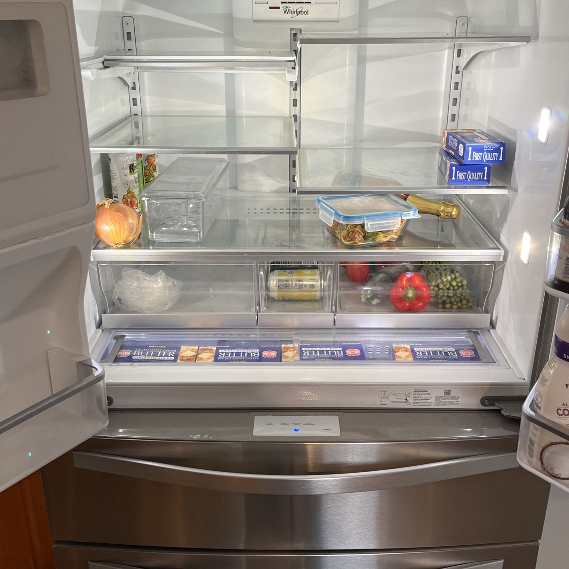 Whirlpool gold Series Refrigerator for Sale in Enumclaw, WA OfferUp