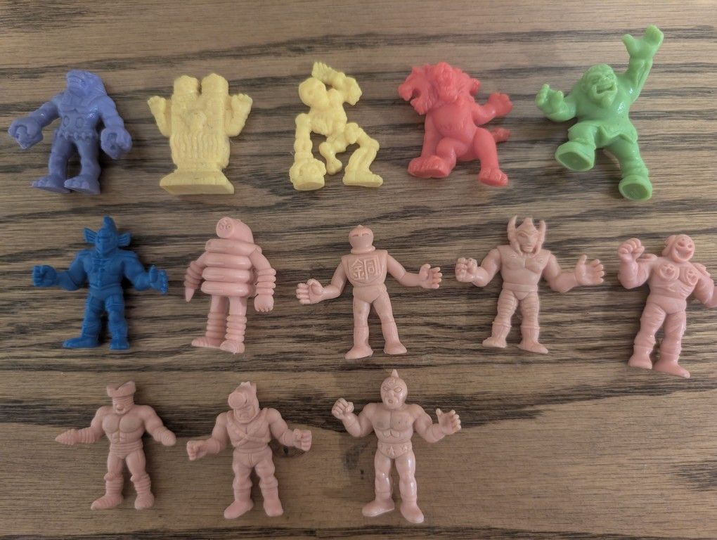 13 Vintage M.U.S.C.L.E. Men Mini Figures, Colors & Flesh 1980s Mattel, Muscle