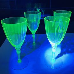 Stunning Uranium/Vaseline Glass Set Of 4 Water Glasses 