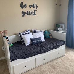 IKEA - HEMNES Daybed, Twin - with 3 drawers And 2 mattresses Included