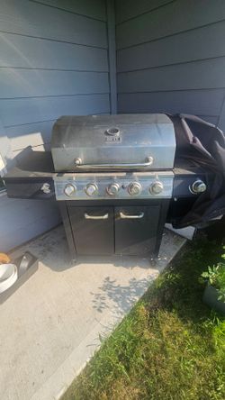 Large gas grill 5 burner